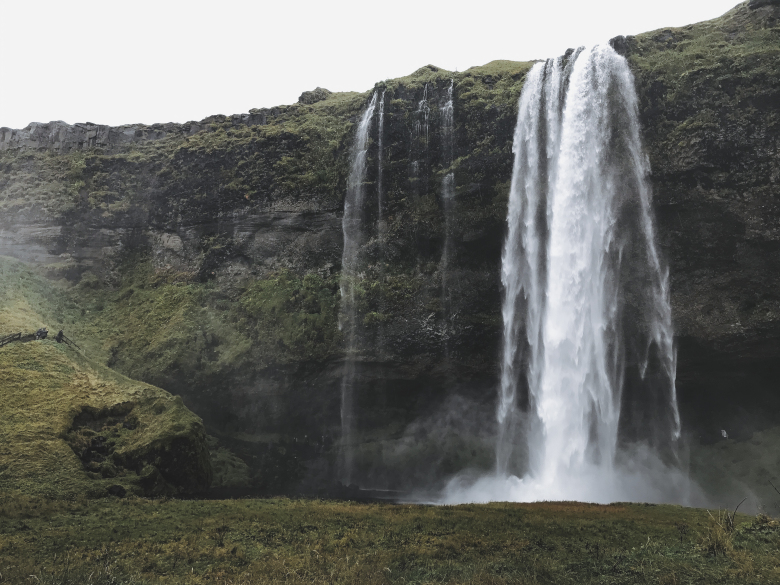 Cascade de Seljalandsfoss en Islande