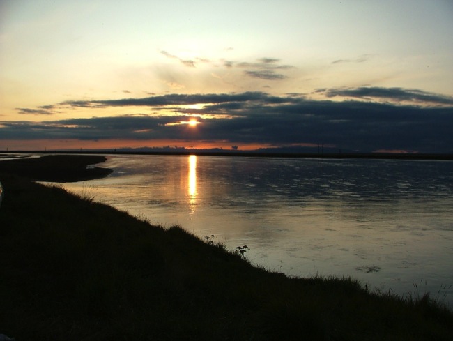 rivière à truites sur la cote sud de l'Islande