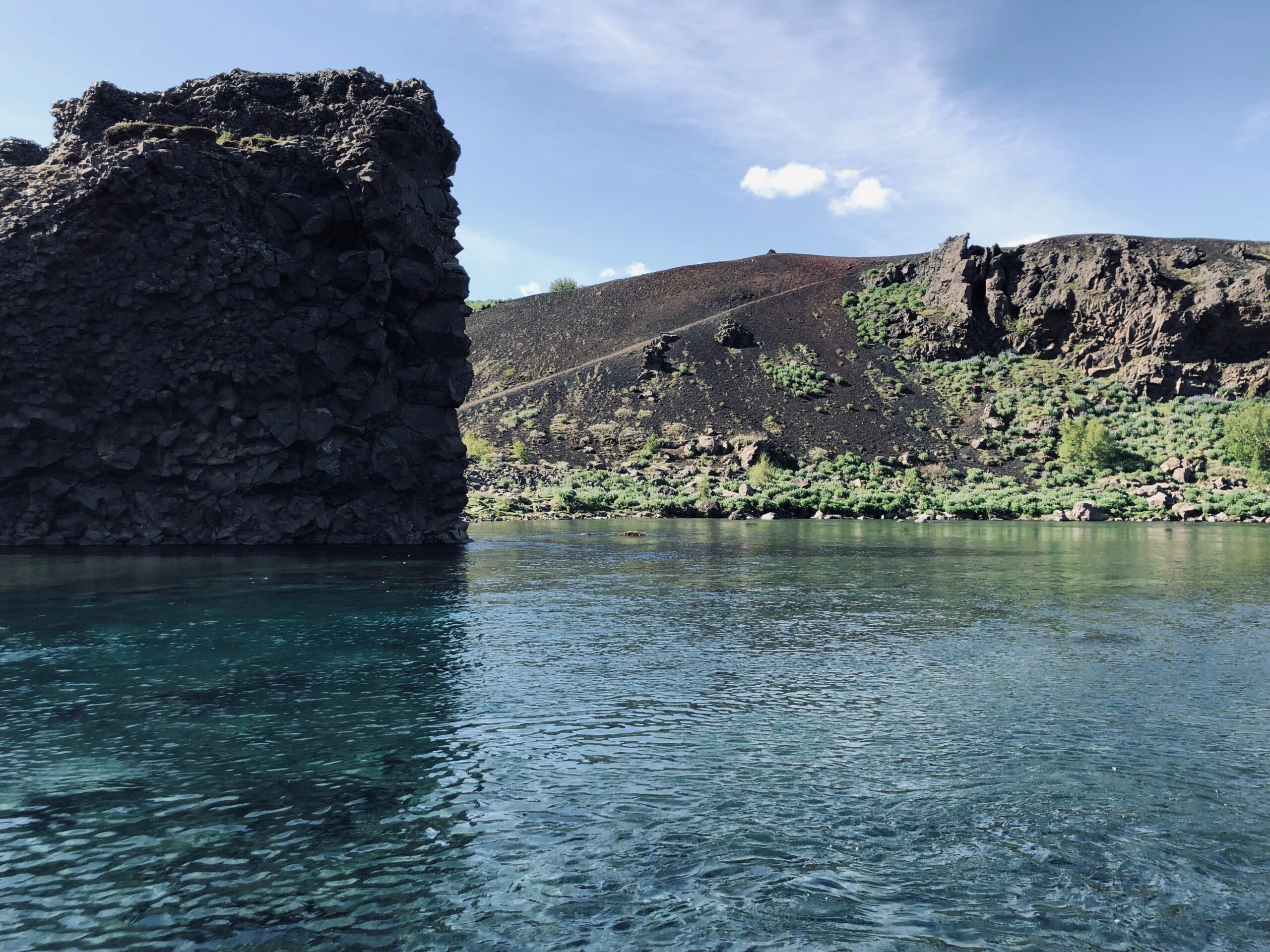 paysage de rivière en islande, sur le circuit des perles du sud